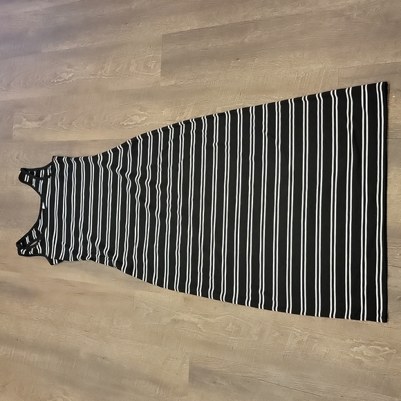 now Dresses & Skirts - Now women's tank maxi dress.